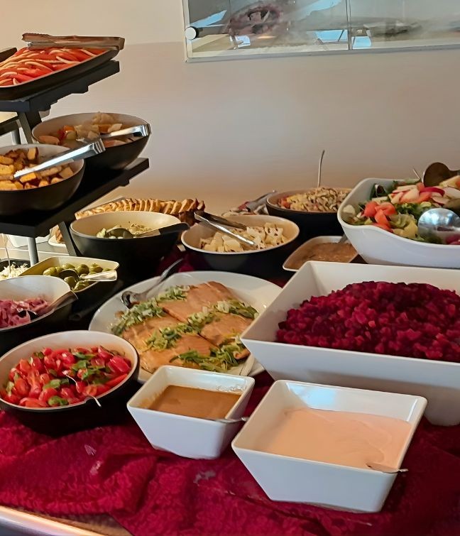 Joulupöytä ja brunssit Kaidanojan Kartanolla